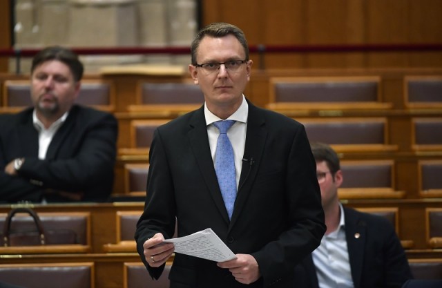 Rétvári Bence