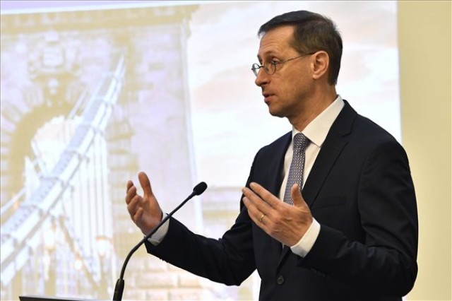 Varga Mihály sajtótájékoztatója az idei gazdasági növekedésről