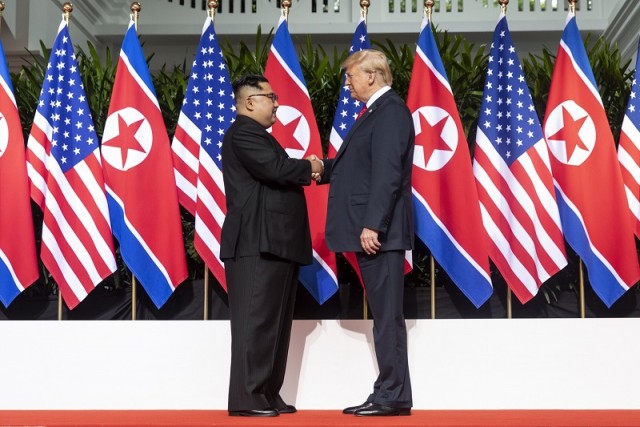 Kim Dzsongun és Donald Trump a szingapúri csúcson