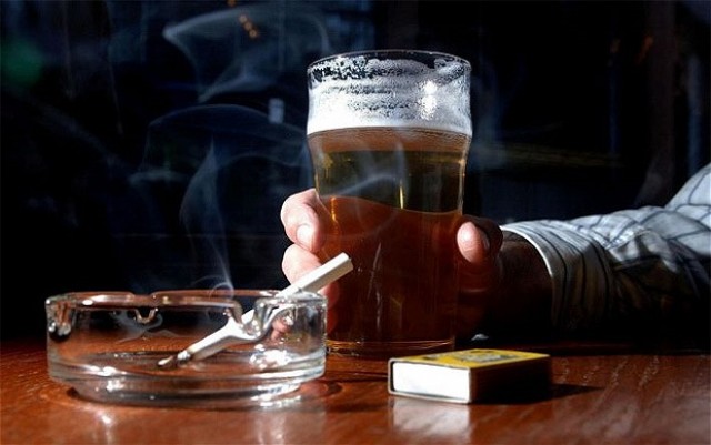 Sör é cigaretta