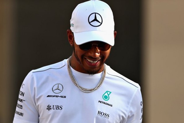 Lewis Hamilton volt a leggyorsabb a Forma-1-es világbajnokság Abu-Dzabi Nagydíjának harmadik szabadedzésén