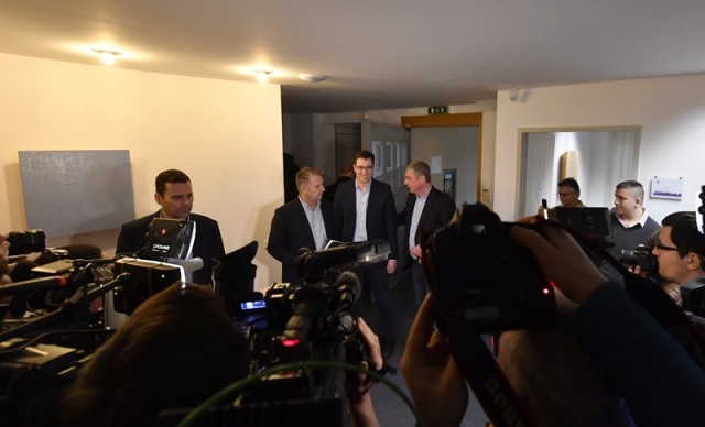 Gyurcsány Ferenc, a Demokratikus Koalíció (DK) elnöke (b4), Karácsony Gergely, az az MSZP-Párbeszéd miniszterelnök-jelöltje (b3), Molnár Gyula, a Magyar Szocialista Párt (MSZP) elnöke (b3) és Molnár Csaba, a DK ügyvezető alelnöke az ellenzéki pártok egyeztetése előtt a DK központi irodájában 2018. március 18-án. A tárgyalást Gyurcsány Ferenc kezdeményezte, meghívta az MSZP-Párbeszéd, az LMP és a Jobbik vezetőit. A Jobbik nem fogadta el a meghívást. MTI Fotó: Illyés Tibor