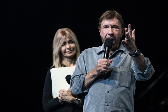 Chuck Norris indította el a Baptista Szeretetszolgálat 15. Cipősdoboz akcióját